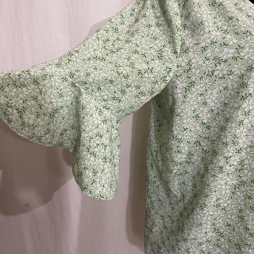 Shein Daisy Blouse - Picture 3 of 6